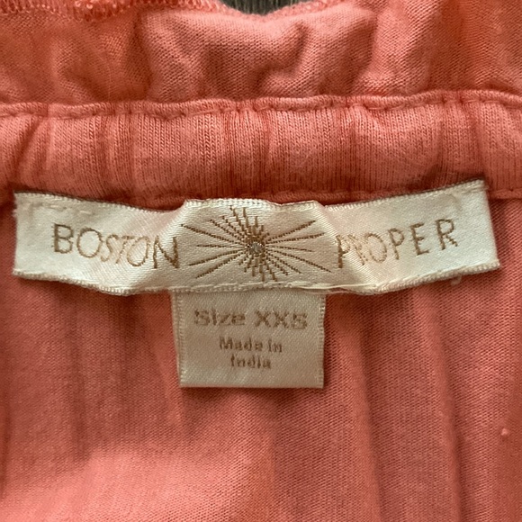 Bundle of 2 off shoulder tops. Fit like a regular US Small. - Picture 3 of 7